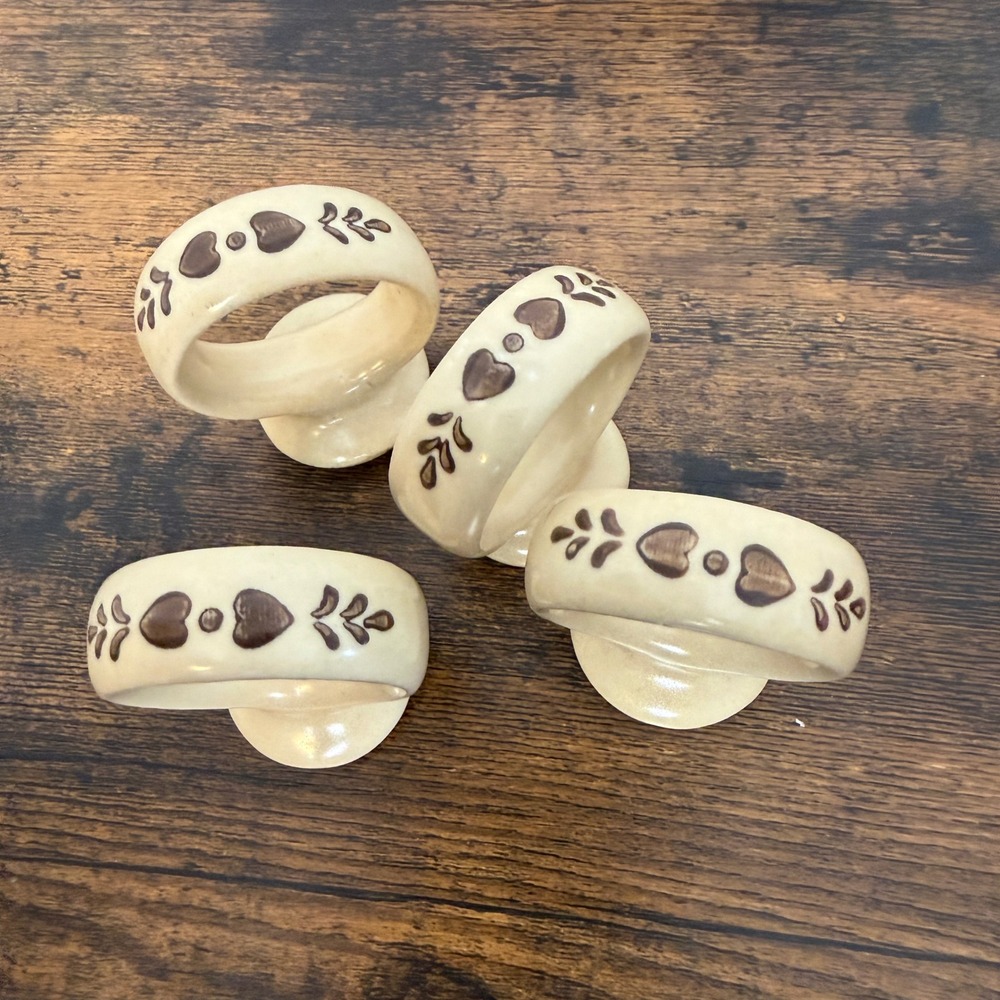 Pfaltzgraff Napkin Rings Tan Hearts Set of 4 Ceramic Village Country Farmhouse